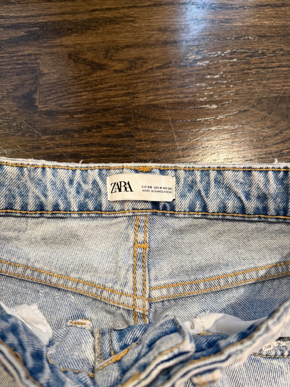 Zara Light Wash Jeans - Picture 4 of 4